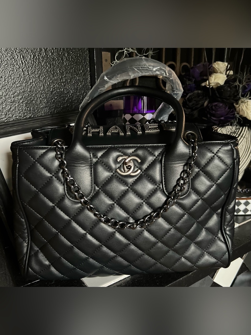 Elegant Luxury fashion design Black Quilted Leather Tote -NWT